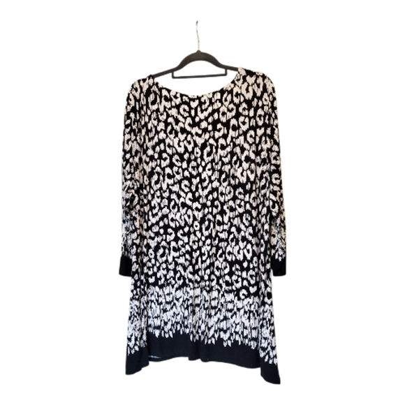 Ruby Rd. Monochrome Patterned Tunic Size 2X - Picture 4 of 4